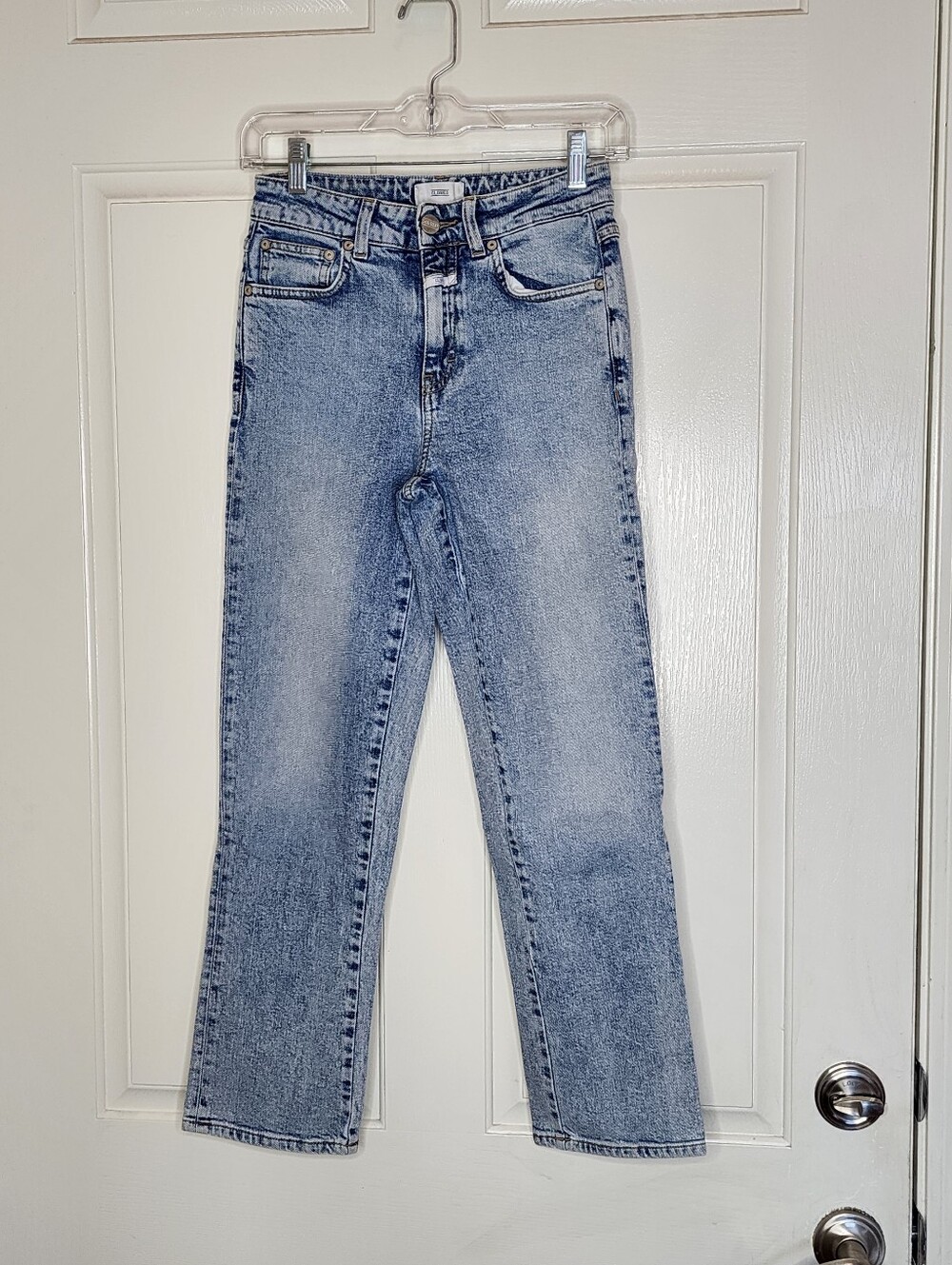 Closed Straigh Leg Denim Jeans | Acid Wash | Size 25 | EUC!